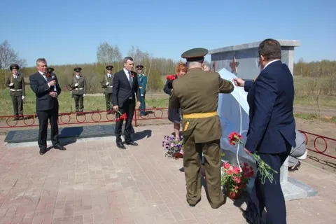В Ярославле открыли памятник воинам-землякам из деревни Парково