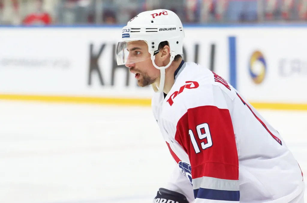 Евгений Коротков остается в ярославском «Локомотиве»