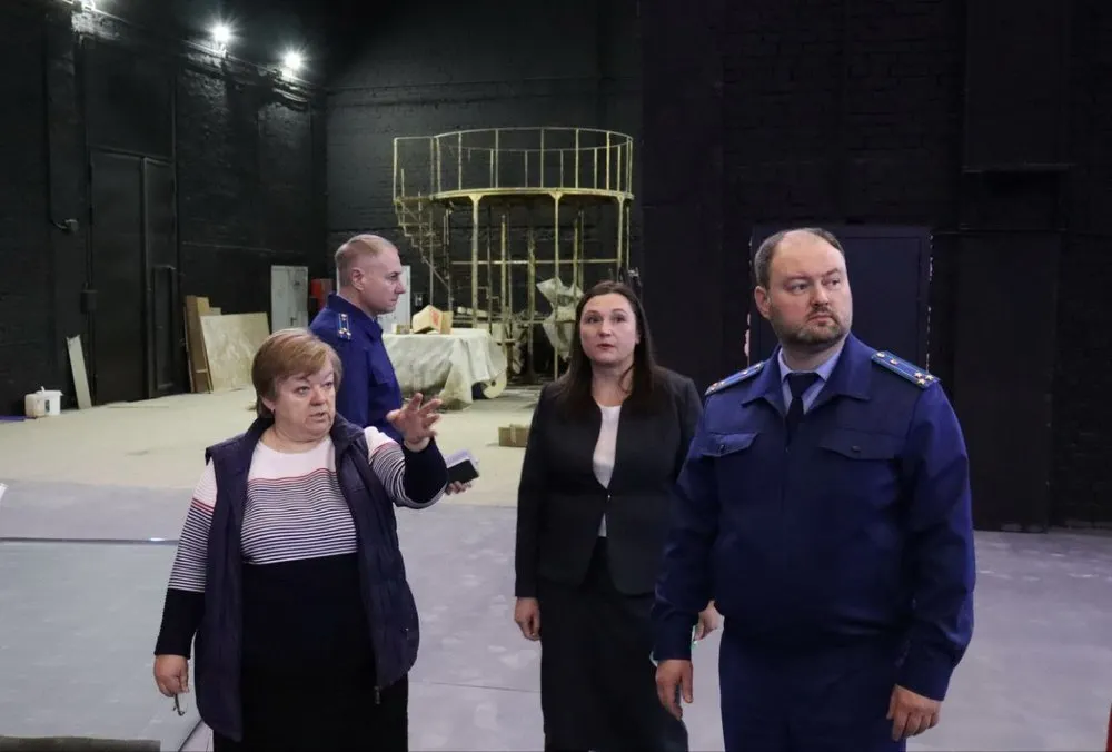 Прокурор Ярославской области лично проконтролировал ремонт ТЮЗа