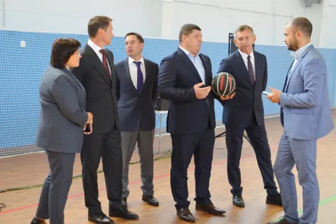 В Красных Ткачах открыли новый физкультурно-оздоровительный комплекс