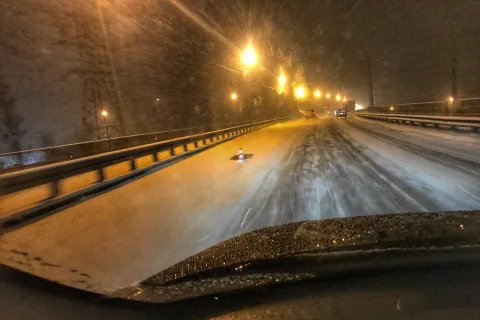 В Ярославле ямы пометили конусами
