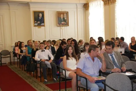 В Ярославле наградили лучших выпускников этого года