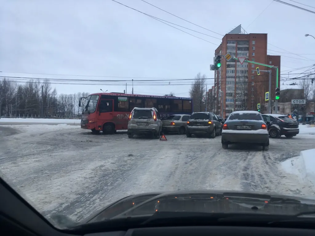 В Ярославле произошли несколько ДТП с участием маршруток