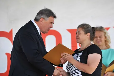 Губернатор Сергей Ястребов поздравил жителей Пречистого с Днем поселка