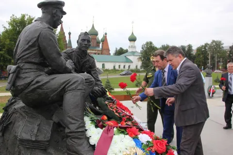 В Ярославль съехались выпускники  военного финансово-экономического училища