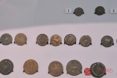 Жители Ярославля увидели древние монеты. Фоторепортаж