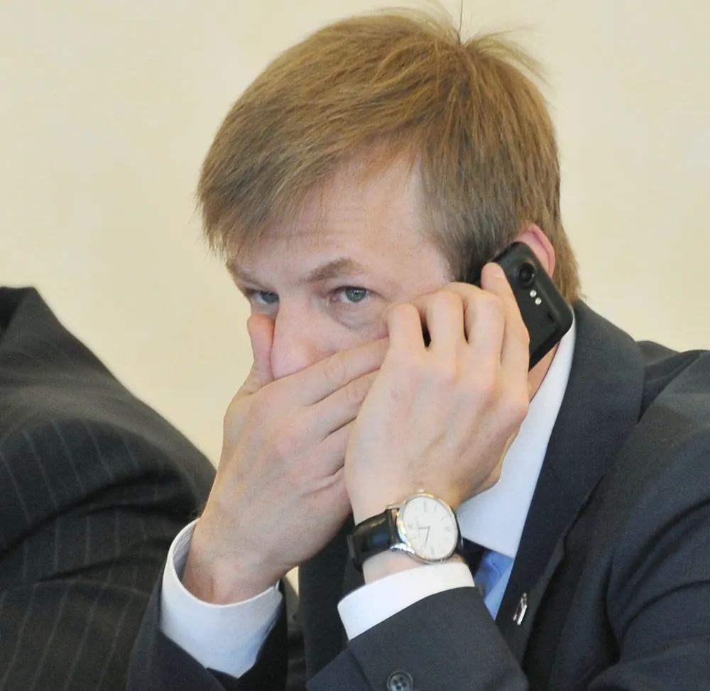 Приход мэра Ярославля на заседание муниципалитета был выполнен в жанре цирковой репризы. Фоторепортаж