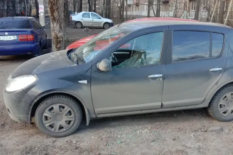 В Ярославле в Брагино случилась ночь разбитых стекол
