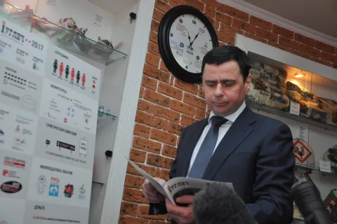Дмитрий Миронов посетил туристическо-информационный центр в Угличе