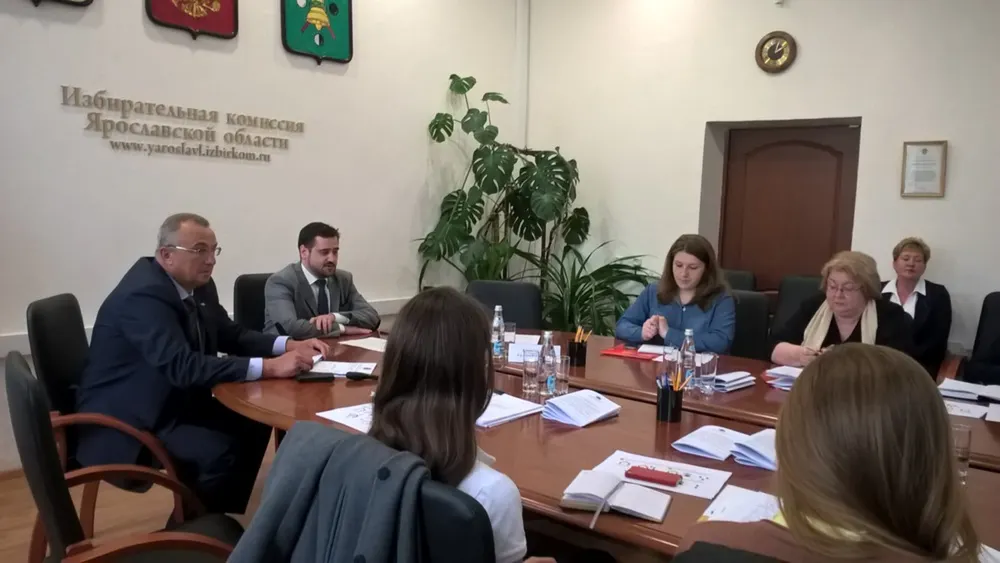 Сегодня в Ярославле учили, как голосовать без открепительного талона