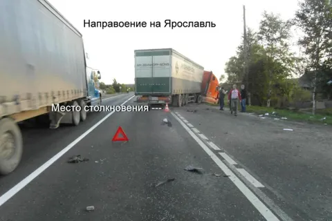 На дороге Ярославской области из-за лихача погиб человек