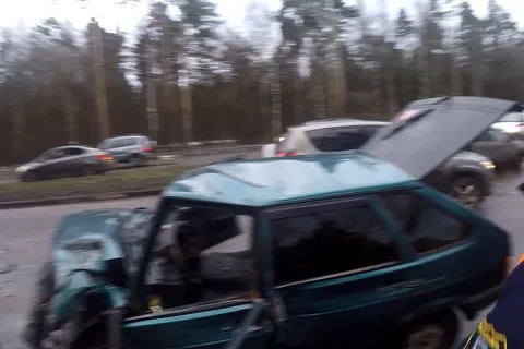 Жуткая авария в Заволжском районе стала причиной пробки: кадры