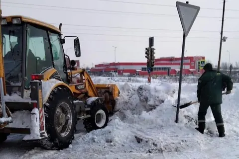 Ярославский губернатор просит продолжить работу по расчистке улиц