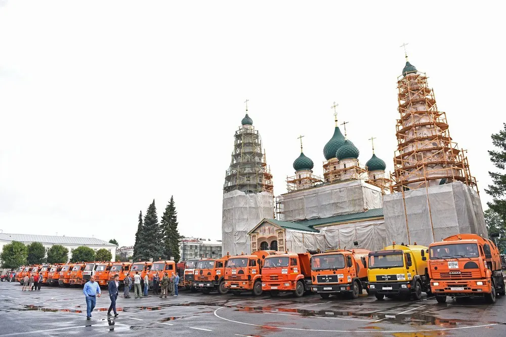 Мэрия Ярославля проверила технику, занятую на уборке улиц