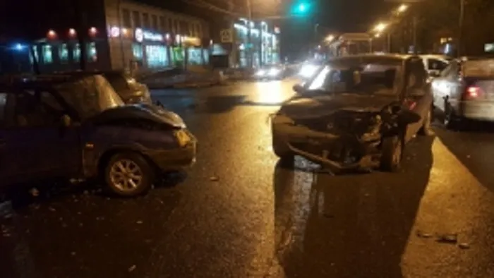 В центре Ярославля произошло тройное ДТП с пострадавшими