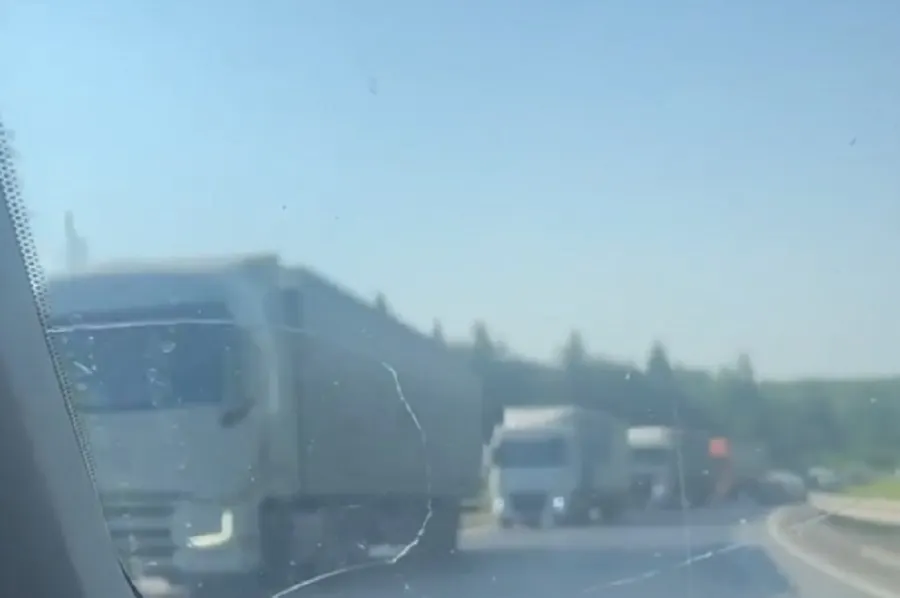 На въезде в Ярославскую область образовалась внушительная пробка