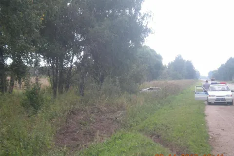 В Ярославской области водитель Лады «Приора» без прав «улетел» в кювет
