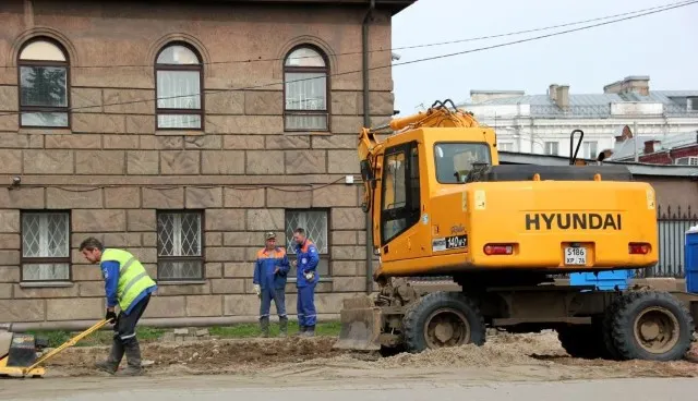 В Ярославле начали приводить в порядок Богоявленскую площадь