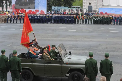 В Ярославле празднуют День Победы: фоторепортаж