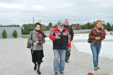 Родители хоккеиста Ивана Ткаченко почтили память сына в Туношне Ярославской области. Фото