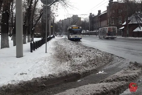 Жители Ярославля: власти, почистите тротуары!