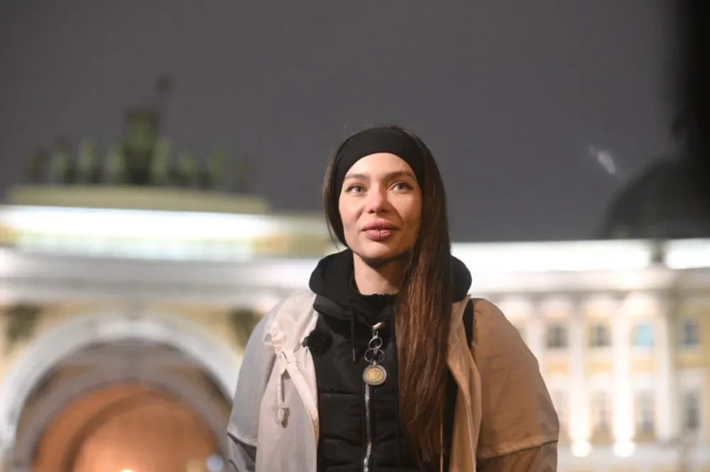 Фитнес-блогер дошла пешком из Москвы до Санкт-Петербурга