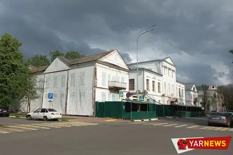 Власти Ярославля продают здание рядом с областной думой