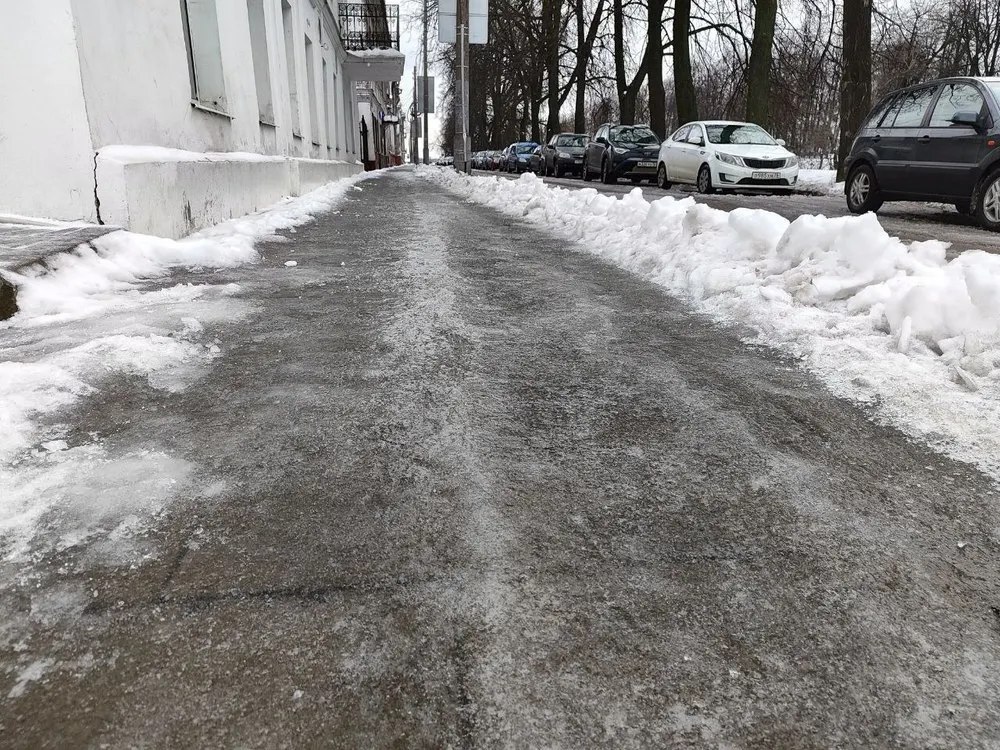 Власти Ярославля заплатят четверть миллиона гимнасту за падение на тротуаре