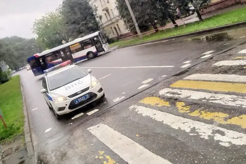 «Гранату нашли»: в Ярославле оцепили территорию возле 66-ой школы