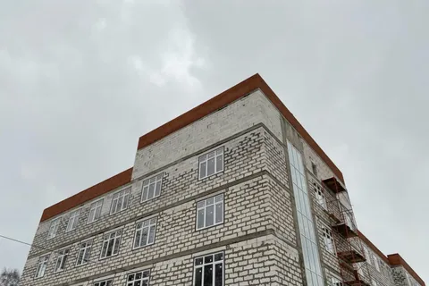 В Ярославле детская поликлиника на улице Попова построена почти наполовину