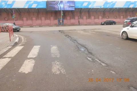 Прокуратура через суд требует отремонтировать дороги в центре Ярославля