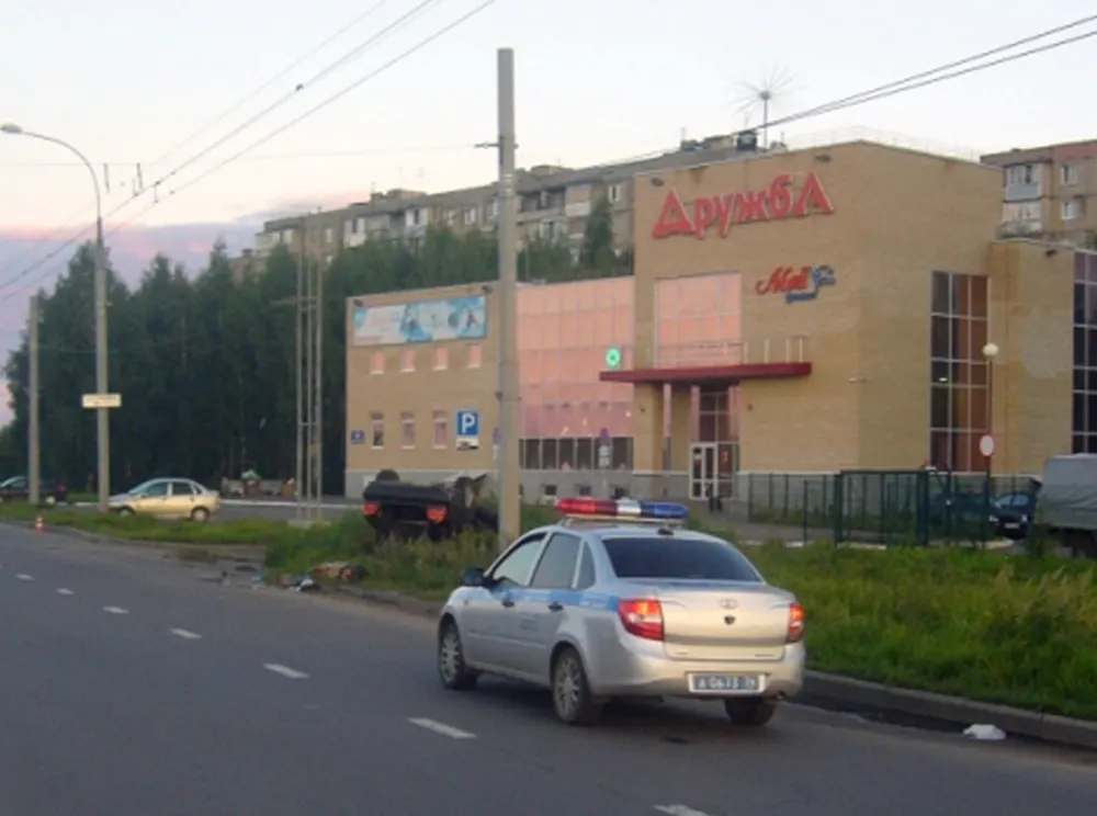 В Рыбинске перевернулась иномарка