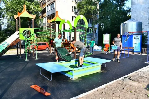 Илья Мотовилов оценил благоустройство двора в центральном районе Ярославля