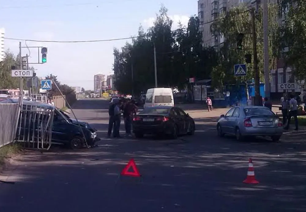 Попавшая в ДТП на проспекте Машиностроителей девочка скончалась в больнице