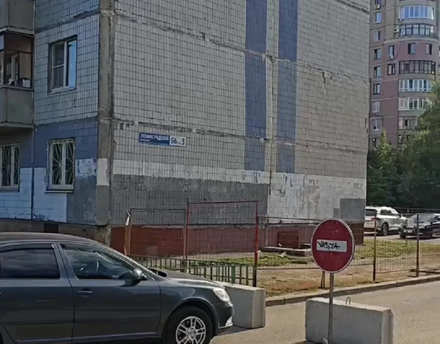 В Ярославле из треснувшей многоэтажки срочно выселили жильцов 40 квартир
