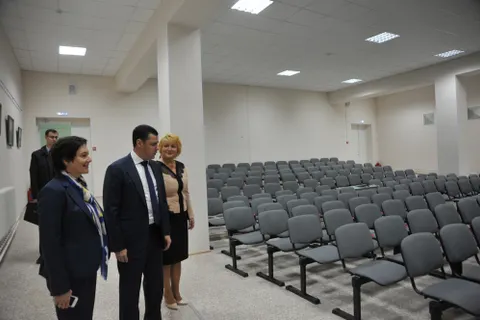 Дмитрий Миронов навестил Туношенскую школу