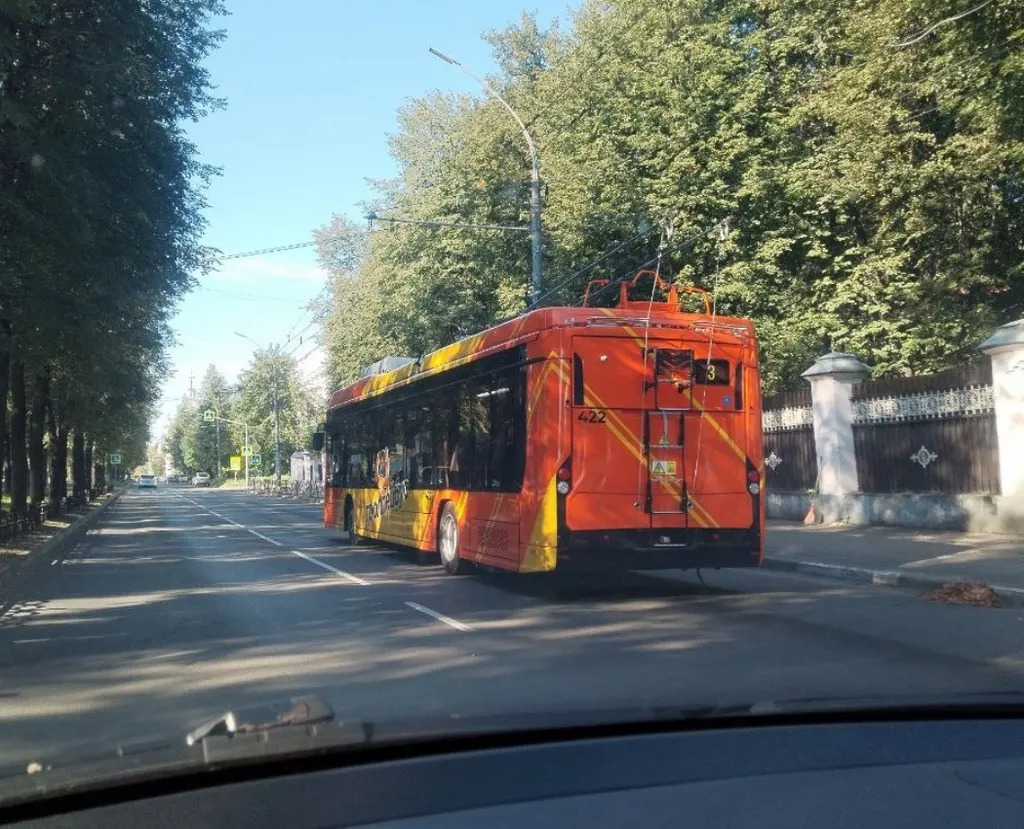 В Ярославле вышли на линию новые троллейбусы с автономным ходом