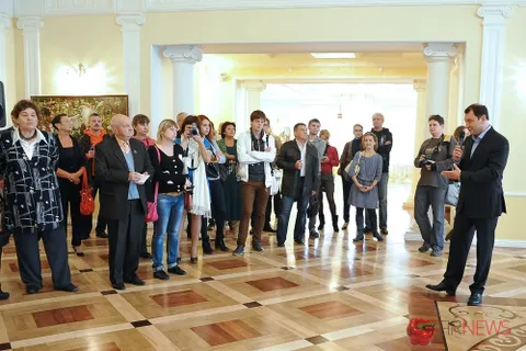 Творческая интеллигенция Ярославля собралась в Волковском театре. Фоторепортаж