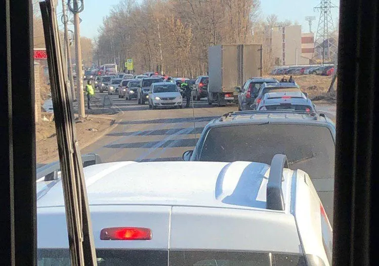 Причиной утренней пробки в Ярославле стал «Бахус» 