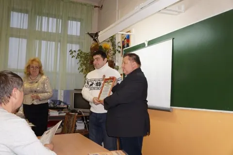 Ярославский учитель спас мальчишку, подавившегося булочкой