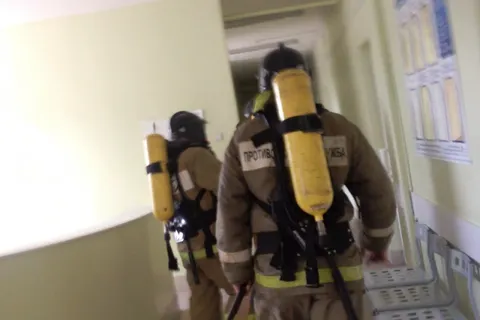 Пожарные Ярославской области провели учения в детской поликлинике