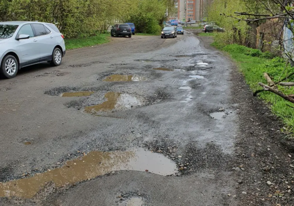 Ярославцы не могут дождаться ремонта дороги по «президентскому проекту»