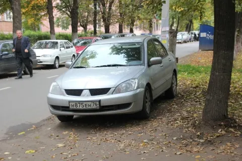 В центре Ярославля прошел очередной рейд по несанкционированным парковкам
