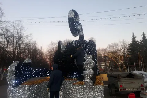 В канун года крысы в Ярославле установили фигуру кота: фото