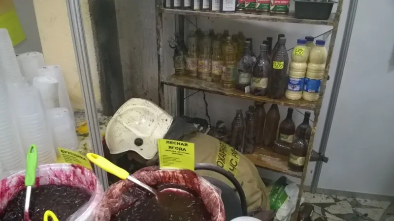 В центе Ярославля ночью горел торговый павильон