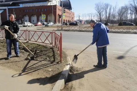 Ярославцы приводят весенний город в порядок
