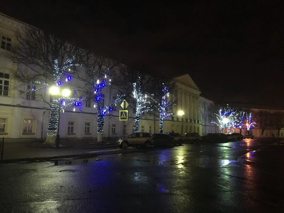 Ярославль начали украшать к новому году