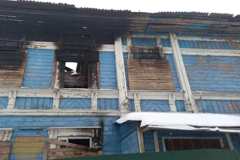 В Ярославле у собственника вновь изымают руины горевшего дома-памятника