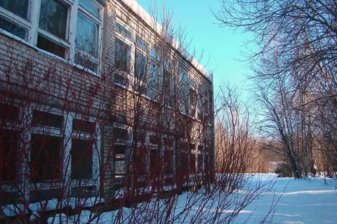 «Эстетика заброшенных мест»: ярославцы публикуют фото заброшенного пионерского лагеря
