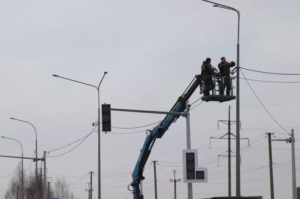 На ярославских дорогах поставят спецопоры со светофорами